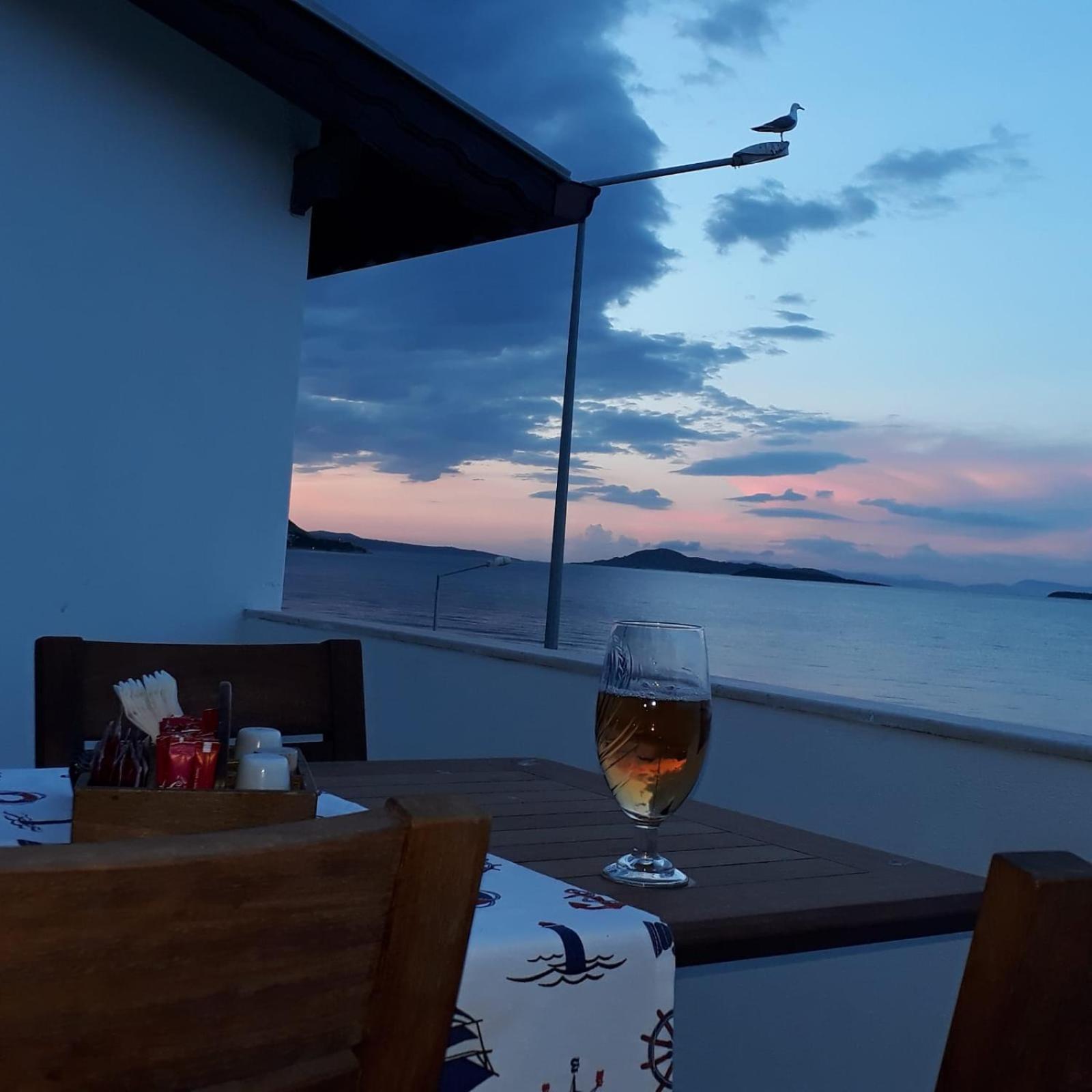 Yakamoz Otel Urla Exterior photo
