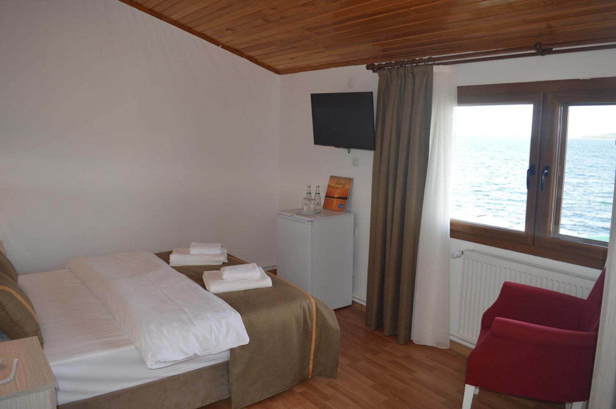 Yakamoz Otel Urla Exterior photo